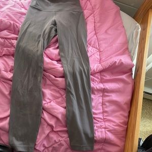 Lululemon gray/purple 25 inch leggings size 2
